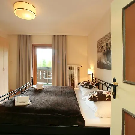 Edelweiss Am See Apartment *